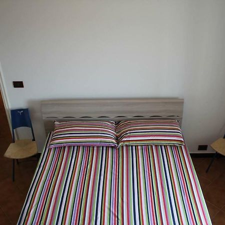 La Casetta Di Graziella Apartment Vezzi Portio Екстериор снимка