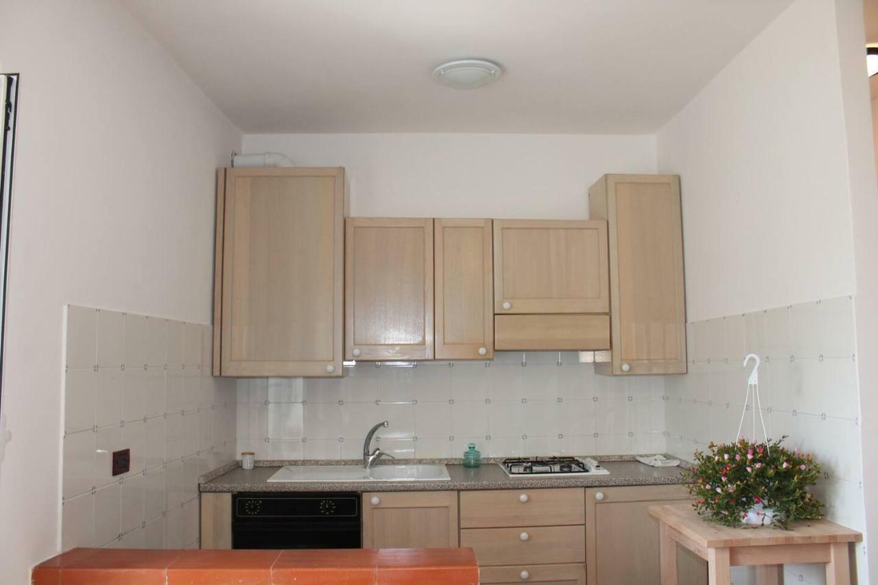 La Casetta Di Graziella Apartment Vezzi Portio Екстериор снимка