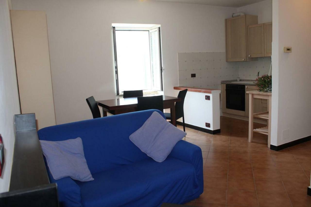 La Casetta Di Graziella Apartment Vezzi Portio Екстериор снимка